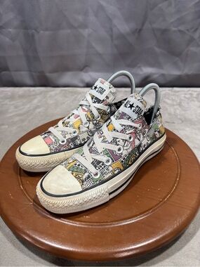 Converse Low Top Sneakers Comic Print